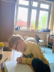 pobrane-4-YKb3Wg088PhBbQoz